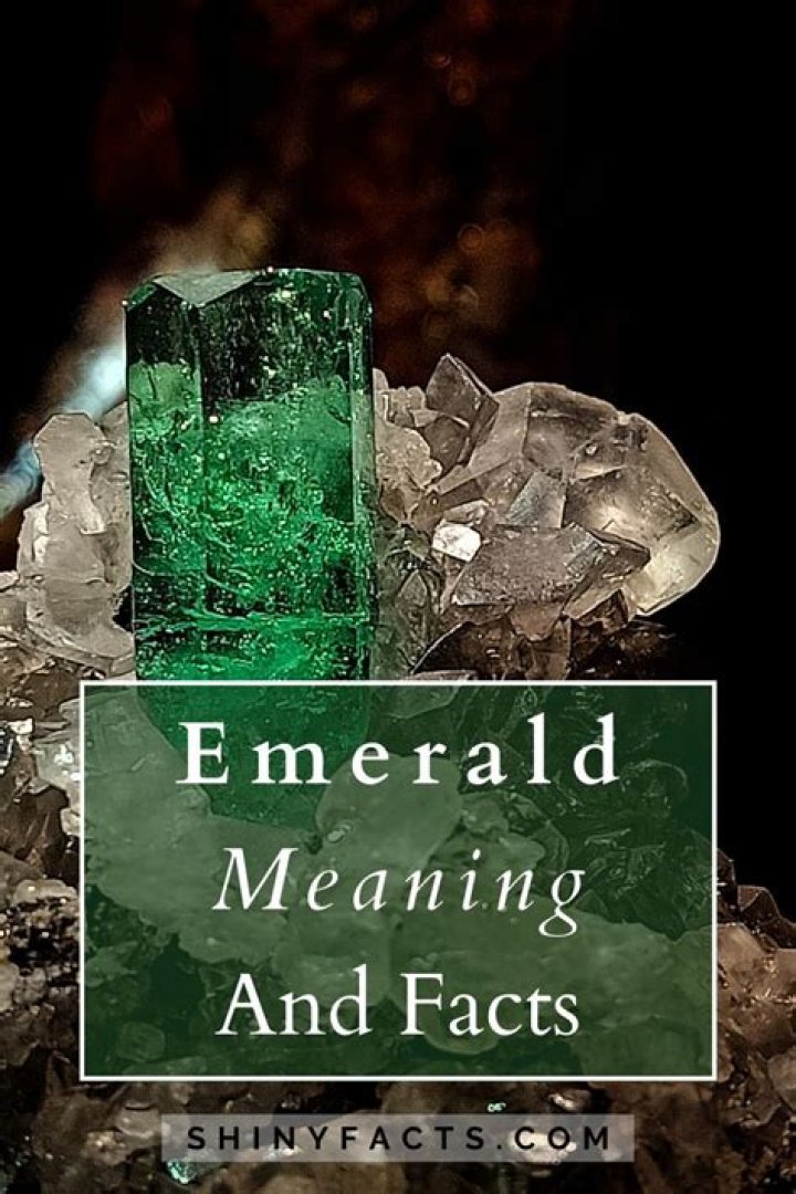 What does emerald mean in Hebrew?