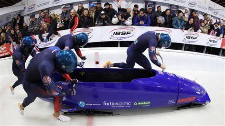 What does heat mean in bobsledding?