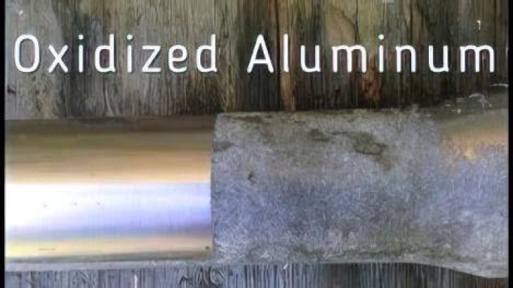 What does oxidized aluminum look like?