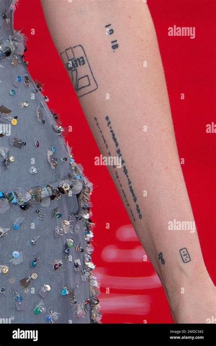 What does the tattoo on Teresa Mendoza mean?