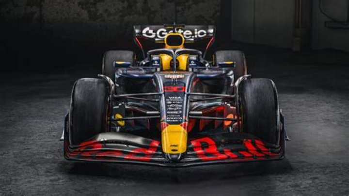 What engine is Red Bull F1 using in 2022?