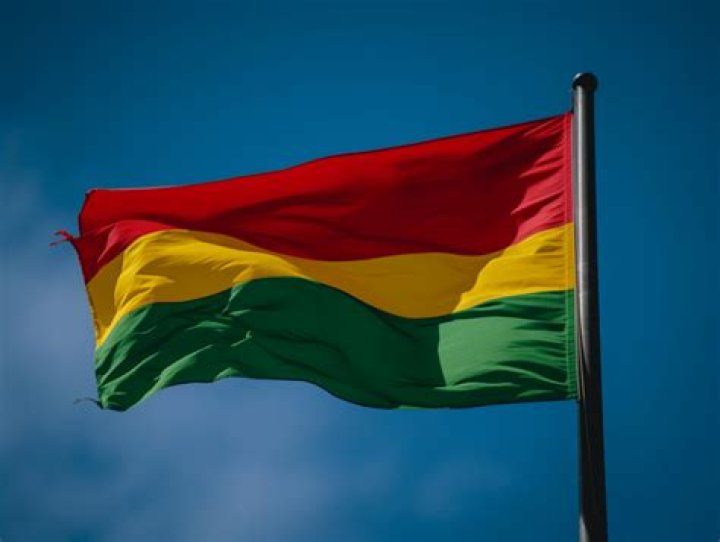 What flag is red yellow red?