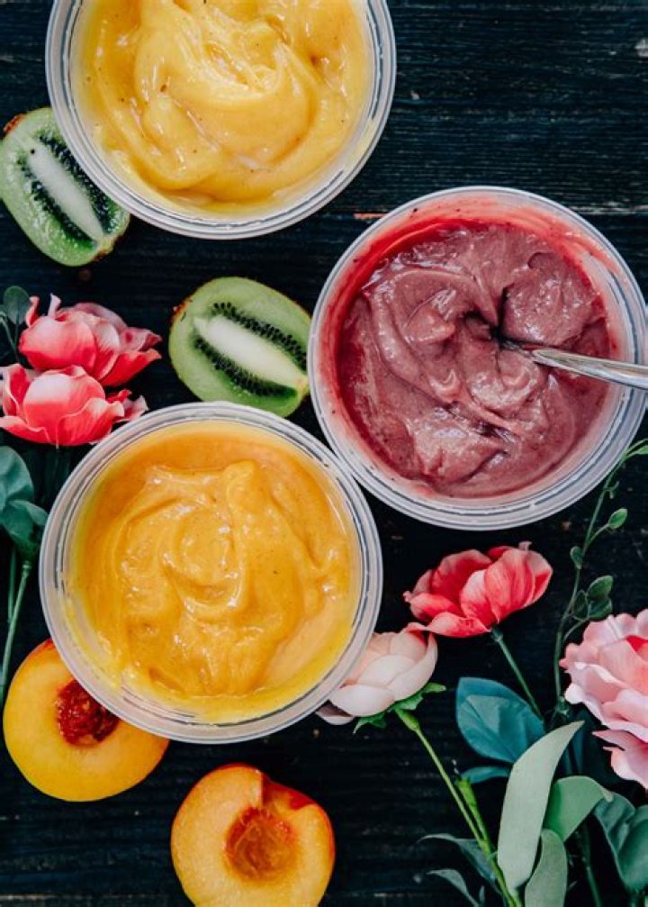 What fruit is South Carolina famous for?