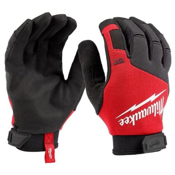 What gloves did Tim Howard wear?