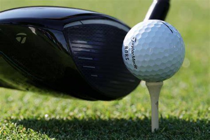 What golf ball does Shane Lowry use?