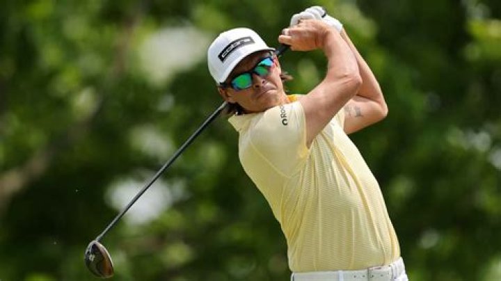 What happened to golfer Rickie Fowler?