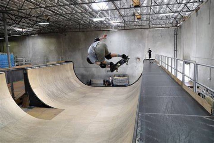 What is a half pipe in skating?