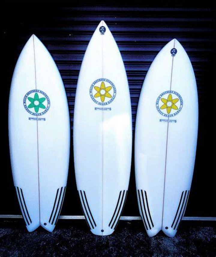 What is a hybrid fish surfboard?