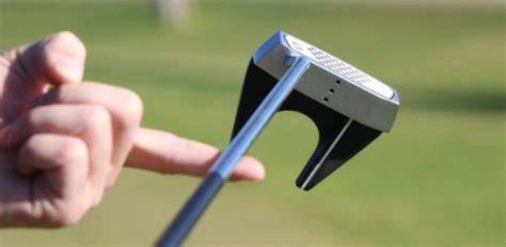 What is a toe hang putter?
