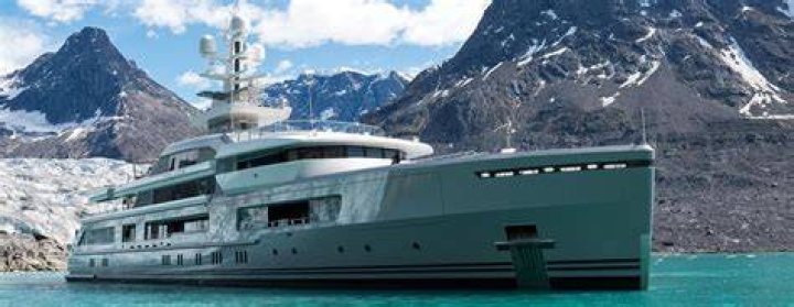 What is expedition yacht?