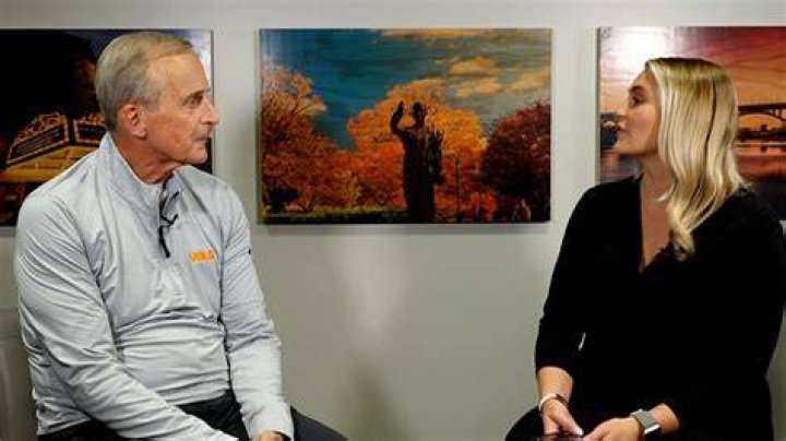 What is Rick Barnes salary Tennessee?