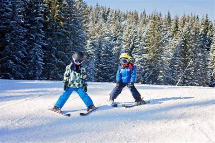 What is the best age to start skiing?