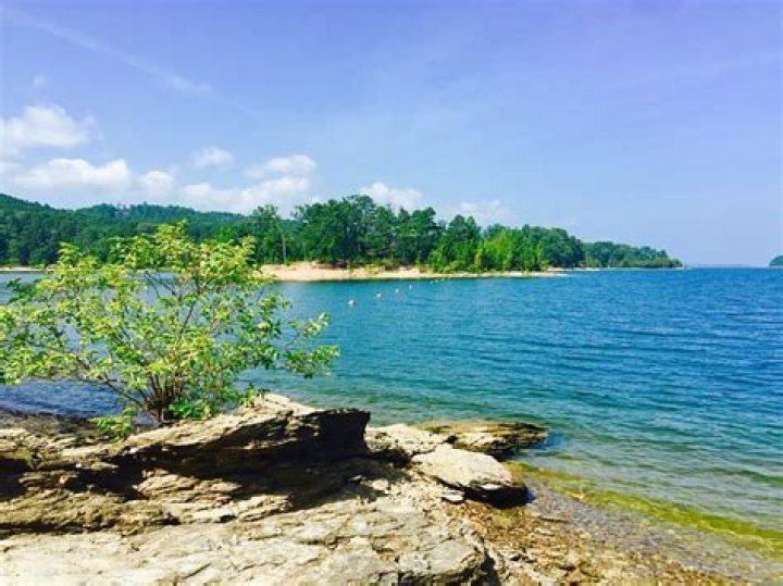 What is the clearest lake in Arkansas?