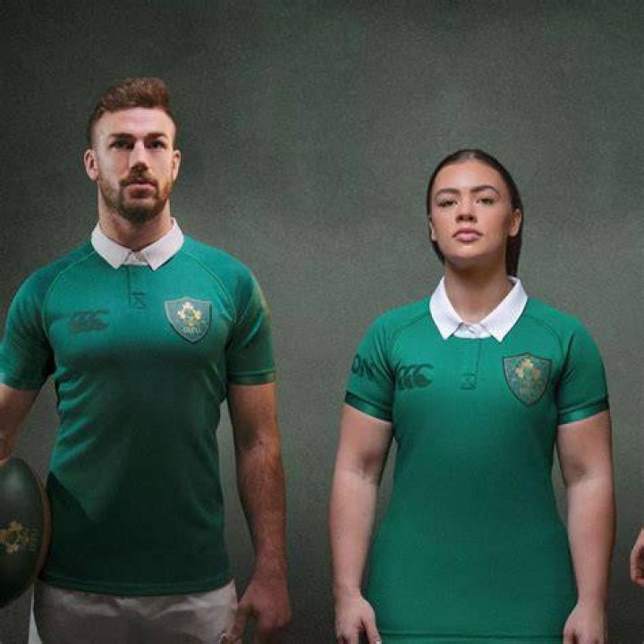 What is the design on the Irish rugby shirt?