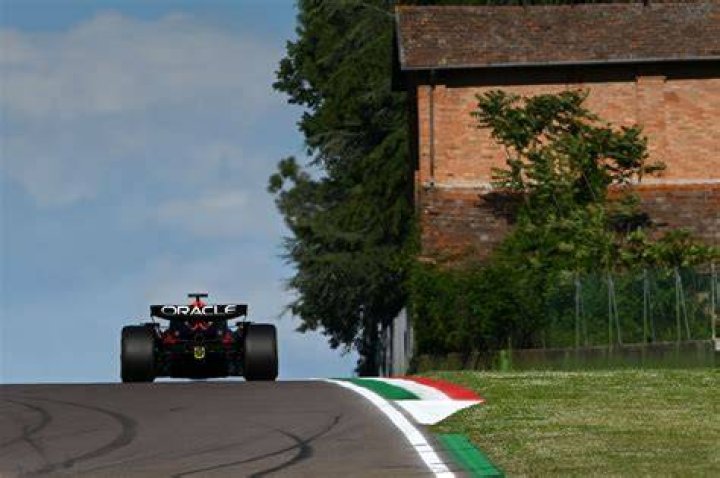 What is the fastest an F1 car has gone?