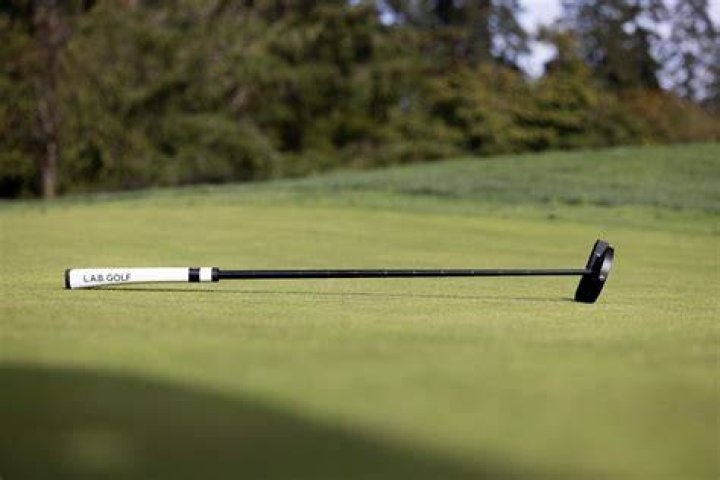 What is the longest legal putter?