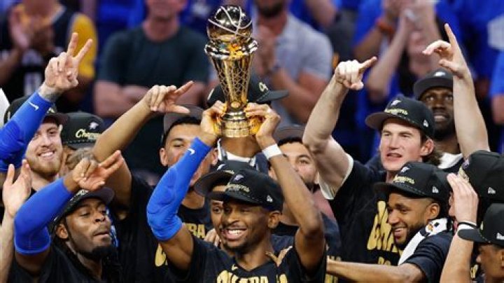 What is the lowest scoring game in the NBA?
