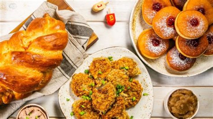 What is the main meal of the day in Poland?