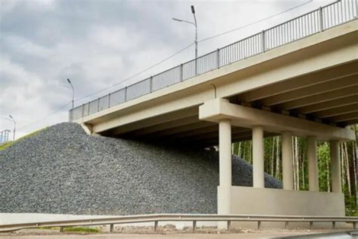 What is the word for bridge support?