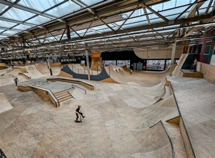 What is the worlds biggest skate park?