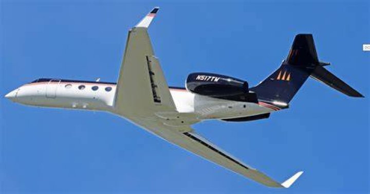 What jet Does Tiger Woods own?
