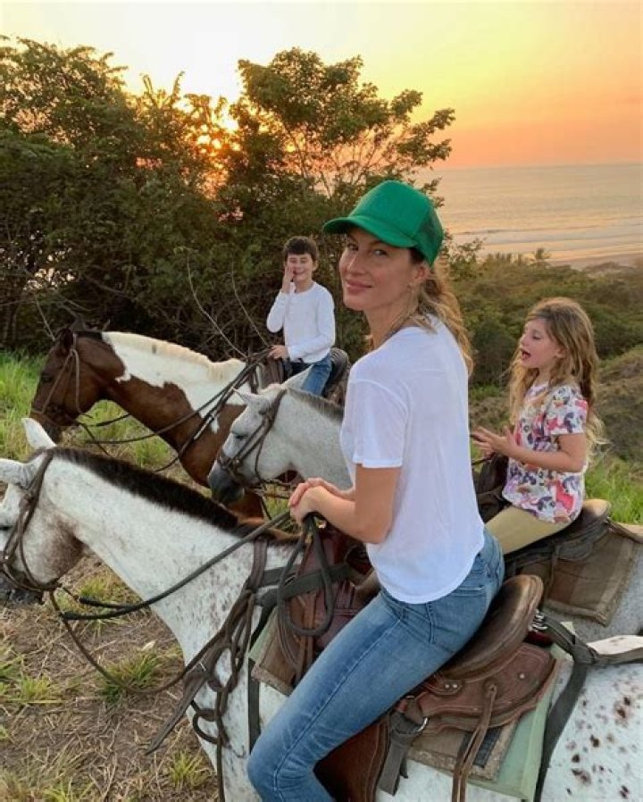 What kind of car does Gisele Bundchen drive?