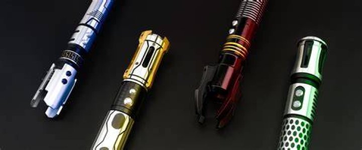 What lightsaber form does KYLO Ren use?