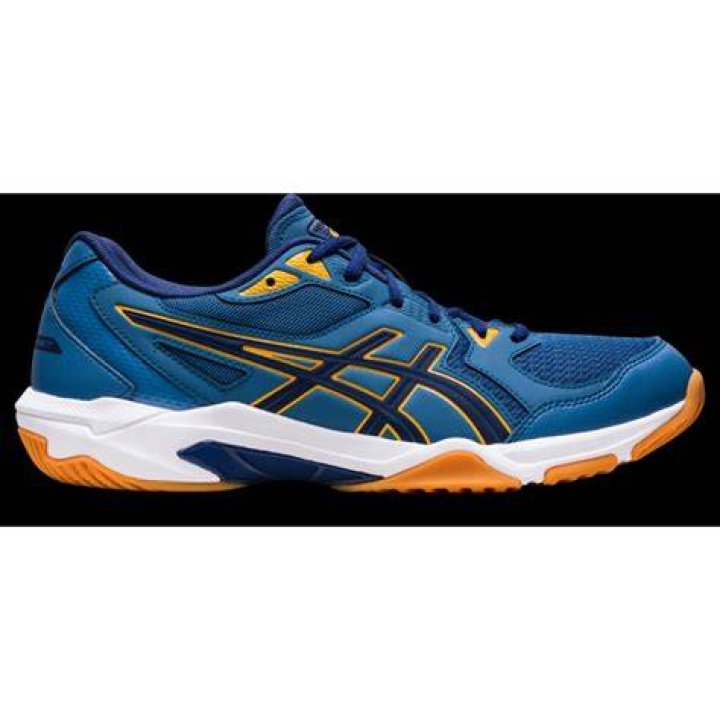 What makes a good squash shoe?