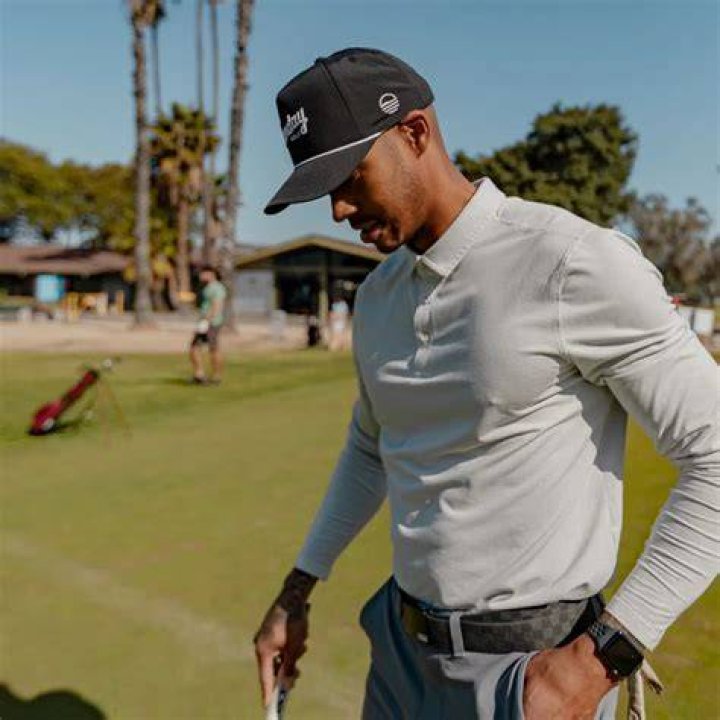 What makes a hat a golf hat?