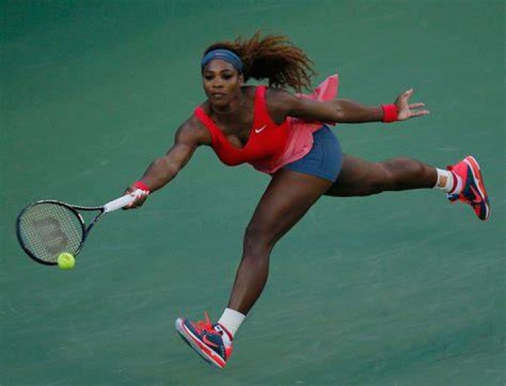 What overgrip does Serena Williams use?