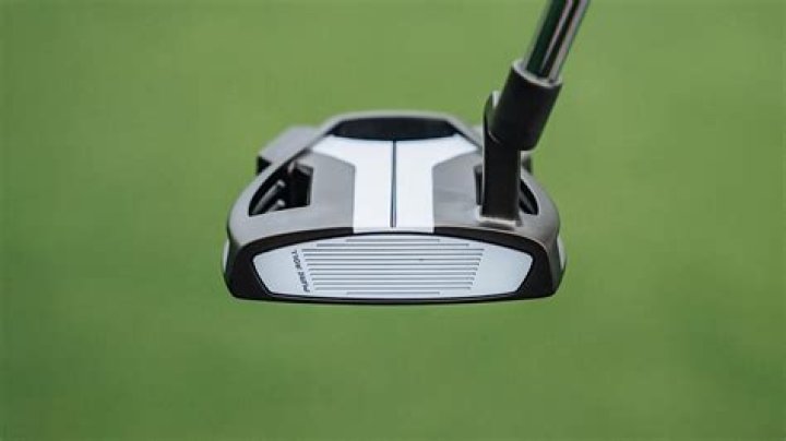 What putter is Cantley using?