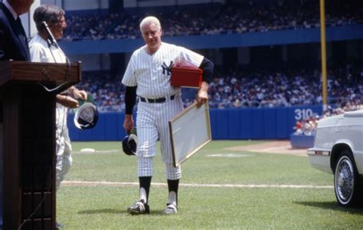 What records did Joe DiMaggio set?