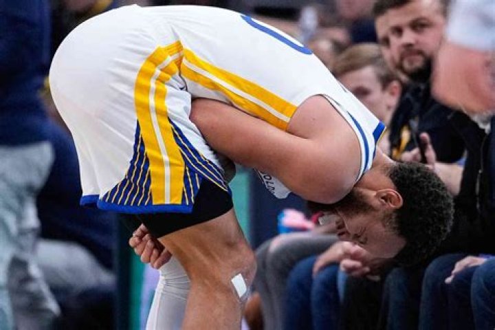 What records has Stephen Curry broken?