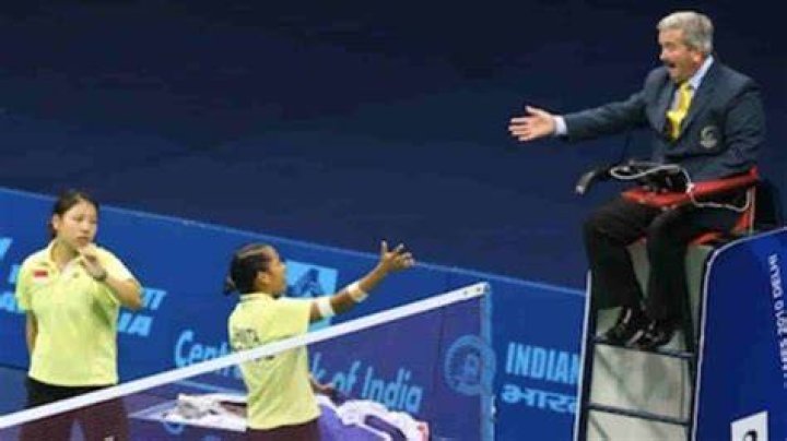 What should you not do in badminton?