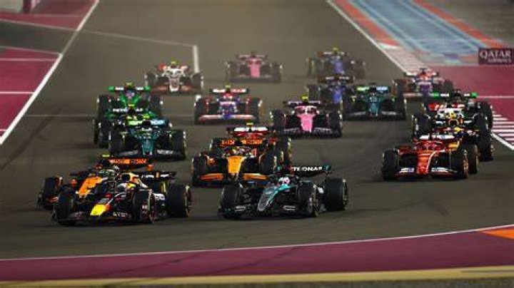 What team is pink in F1?