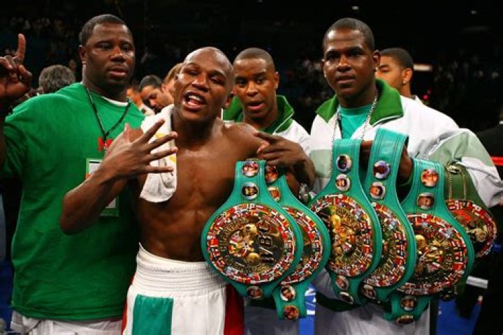 What was Floyd Mayweather boxing record?