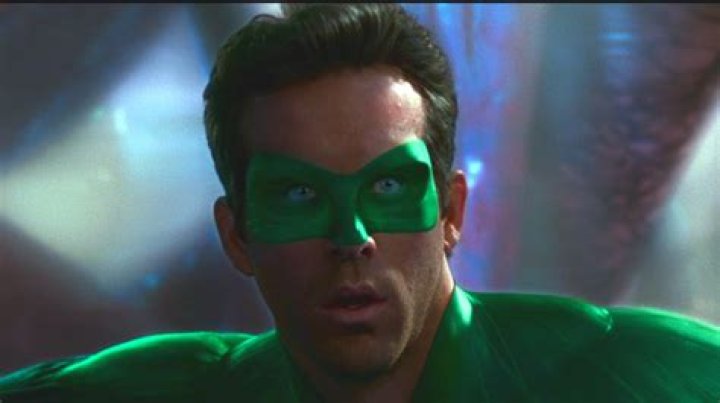 What was wrong with Lee Elder's left eye?