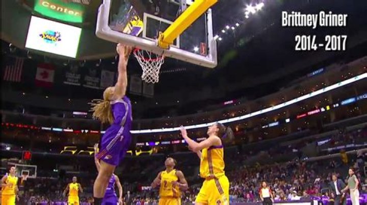 What WNBA players can dunk?