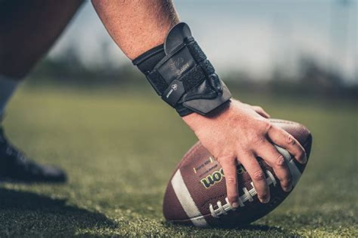 What wrist braces do NFL players wear?