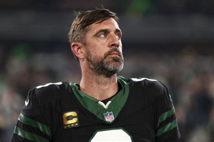 What year does Aaron Rodgers contract end?
