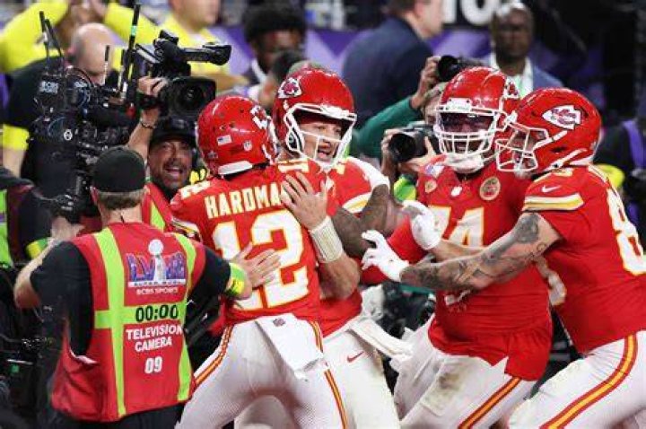 When did Chiefs fans start the tomahawk chop?