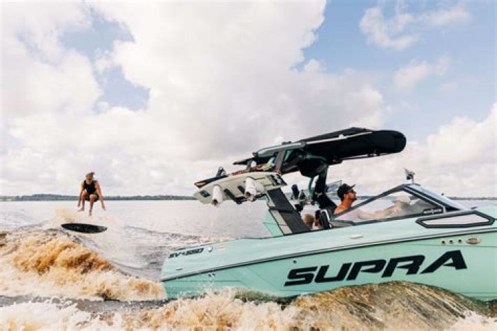 When did wakesurfing start?