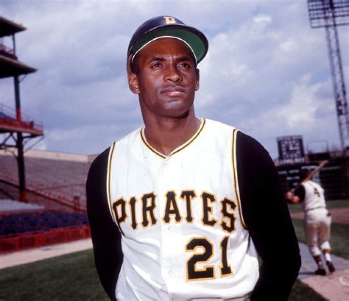 When was Roberto Clemente born?