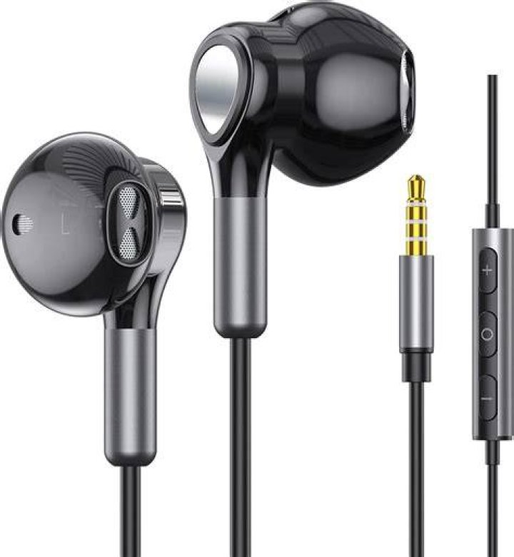 Which is the best earphones under 500?