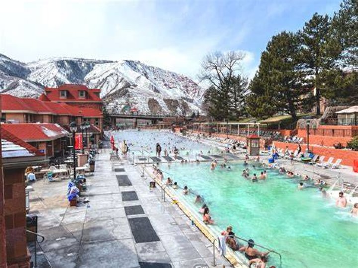 Which tiny Idaho town is known for its many hot springs?