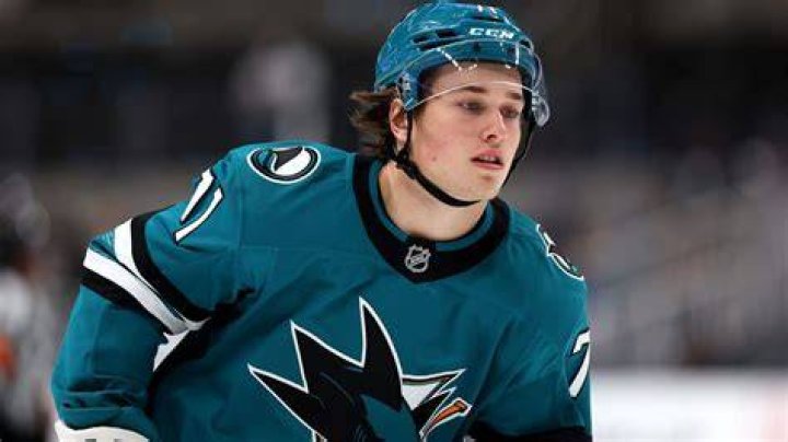 Who's the youngest NHL player 2021?