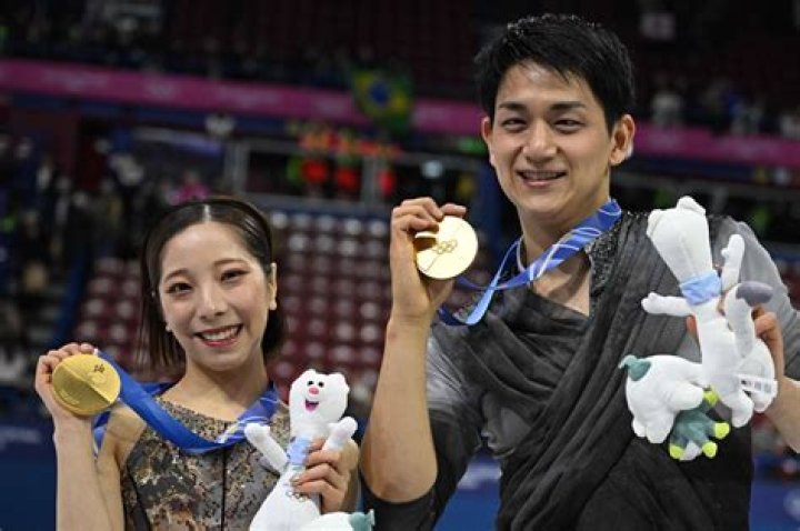 Who are Japan pairs figure skaters 2022?