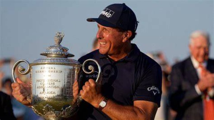 Who are the CBS golf announcers?