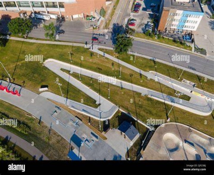 Who built Lauridsen skatepark?