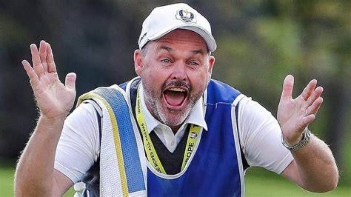 Who does Billy Foster caddy for?